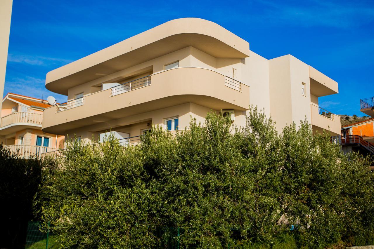 Maiv Residence - Family & Designer Suites Rogoznica  Extérieur photo