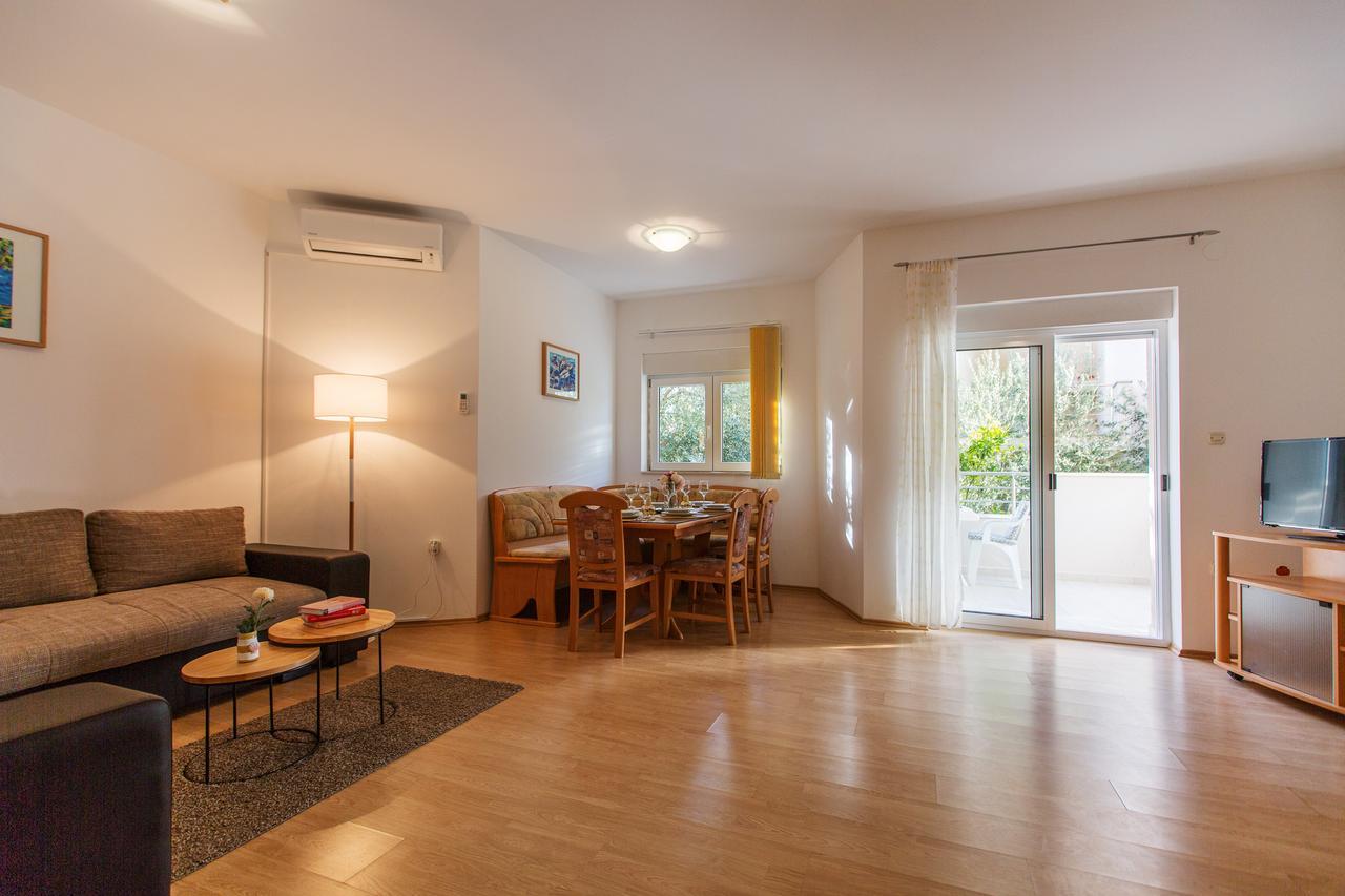 Maiv Residence - Family & Designer Suites Rogoznica  Extérieur photo