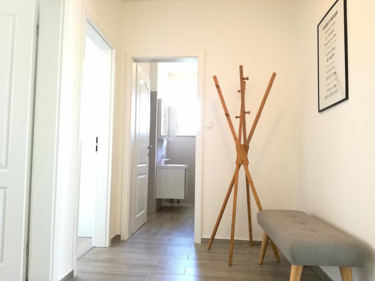 Maiv Residence - Family & Designer Suites Rogoznica  Extérieur photo