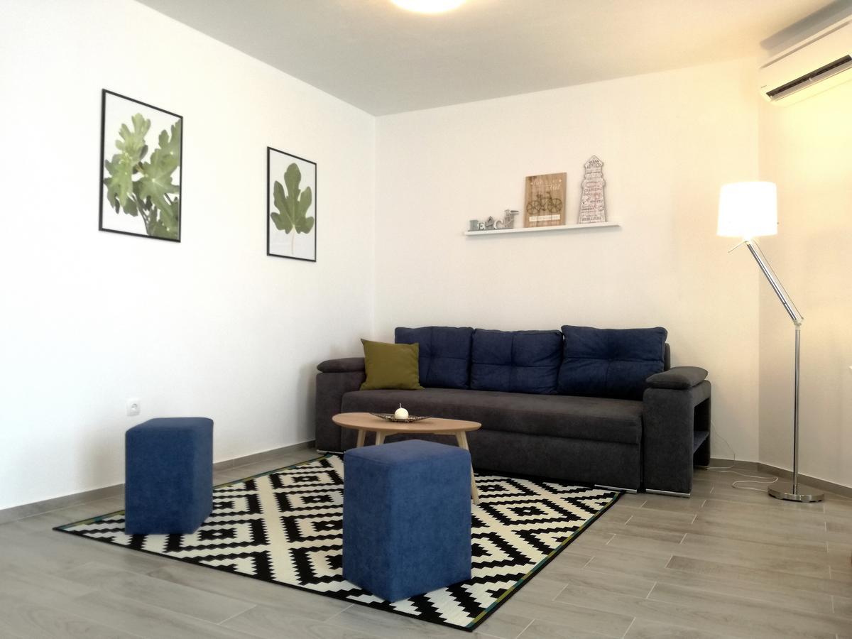 Maiv Residence - Family & Designer Suites Rogoznica  Extérieur photo