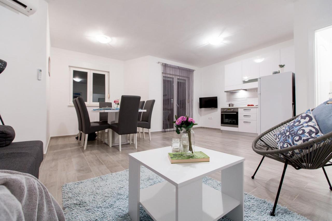 Maiv Residence - Family & Designer Suites Rogoznica  Chambre photo